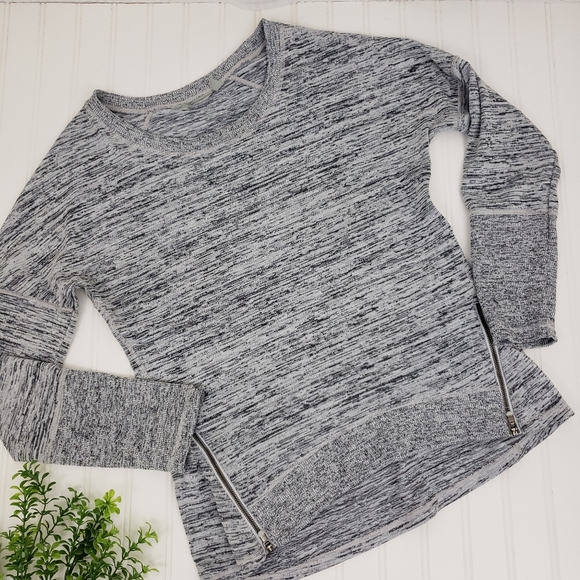 Athleta Sweatshirt Blissful Shark Bite Side Zip Sweatshirt Gray size Medium - Picture 9 of 9
